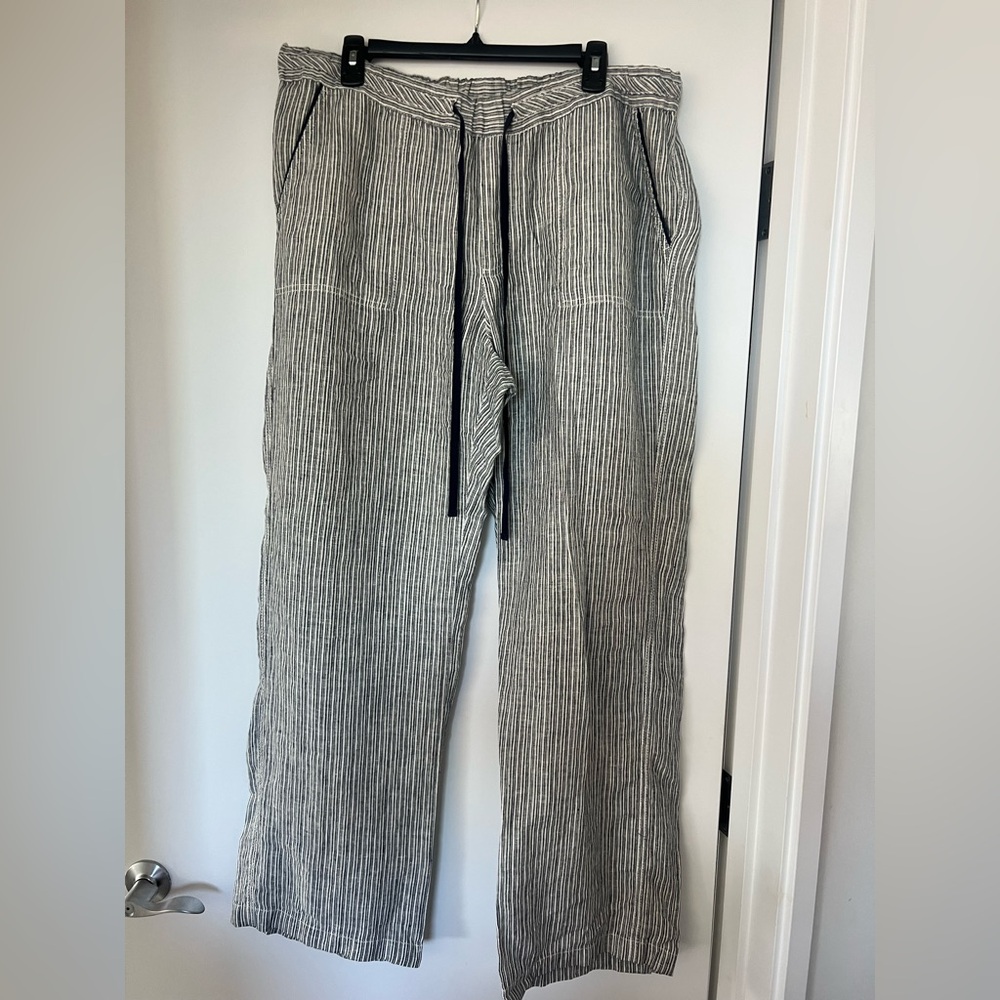 Caslon Black and White Striped Women's Linen Blend pants